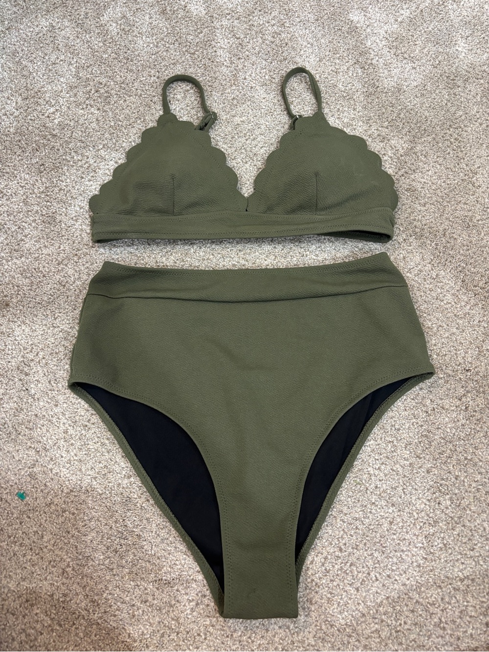 NEW! Cupshe Green High Waist Scalloped Bikini 2 Piece Set Size L - Picture 2 of 9